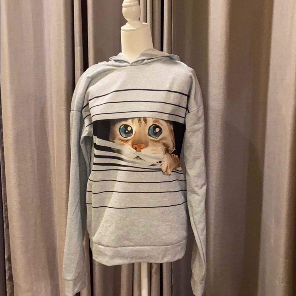 Brand new cat sweatshirt 🐱♥️